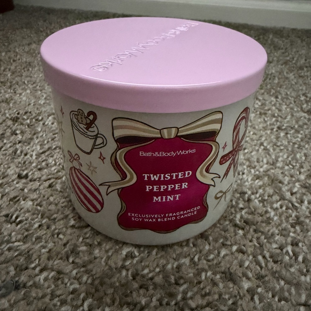 Bath & Body Works Twisted Peppermint Candle
